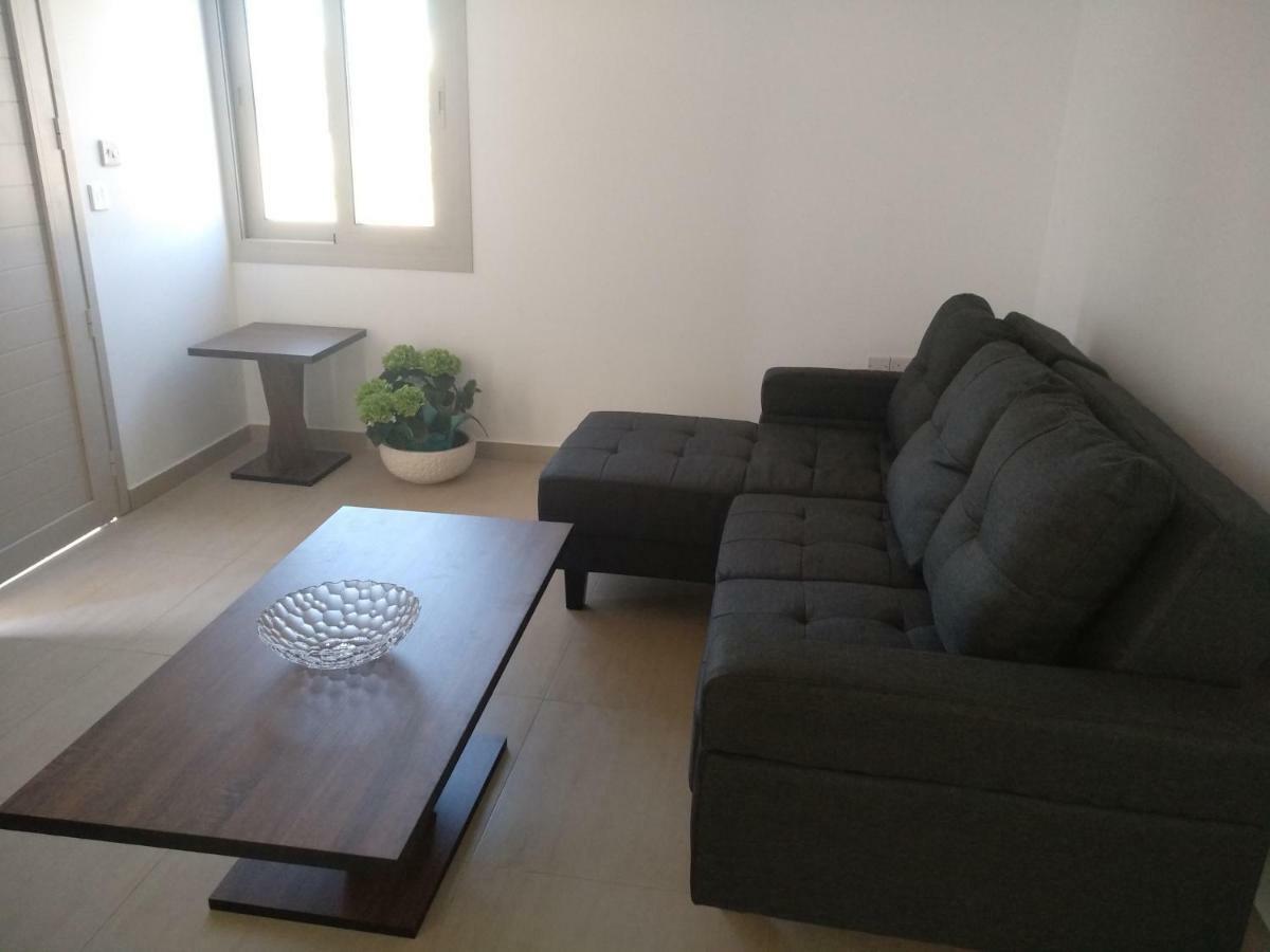 Palm Tree Apts Apartment *